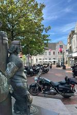 Motorräder auf dem Lohner Marktplatz